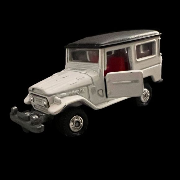 RARE Vintage White Tomica Toyota Land Cruiser 4X4 Die cast Car - Picture 1 of 5